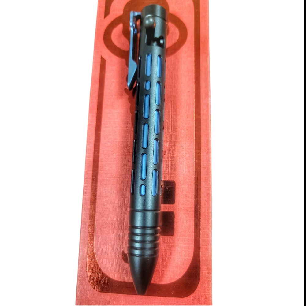 Chaves Knives // Vertical Lines Clicker Pen // Exclusive Black & Blue Ano - Picture 13 of 16